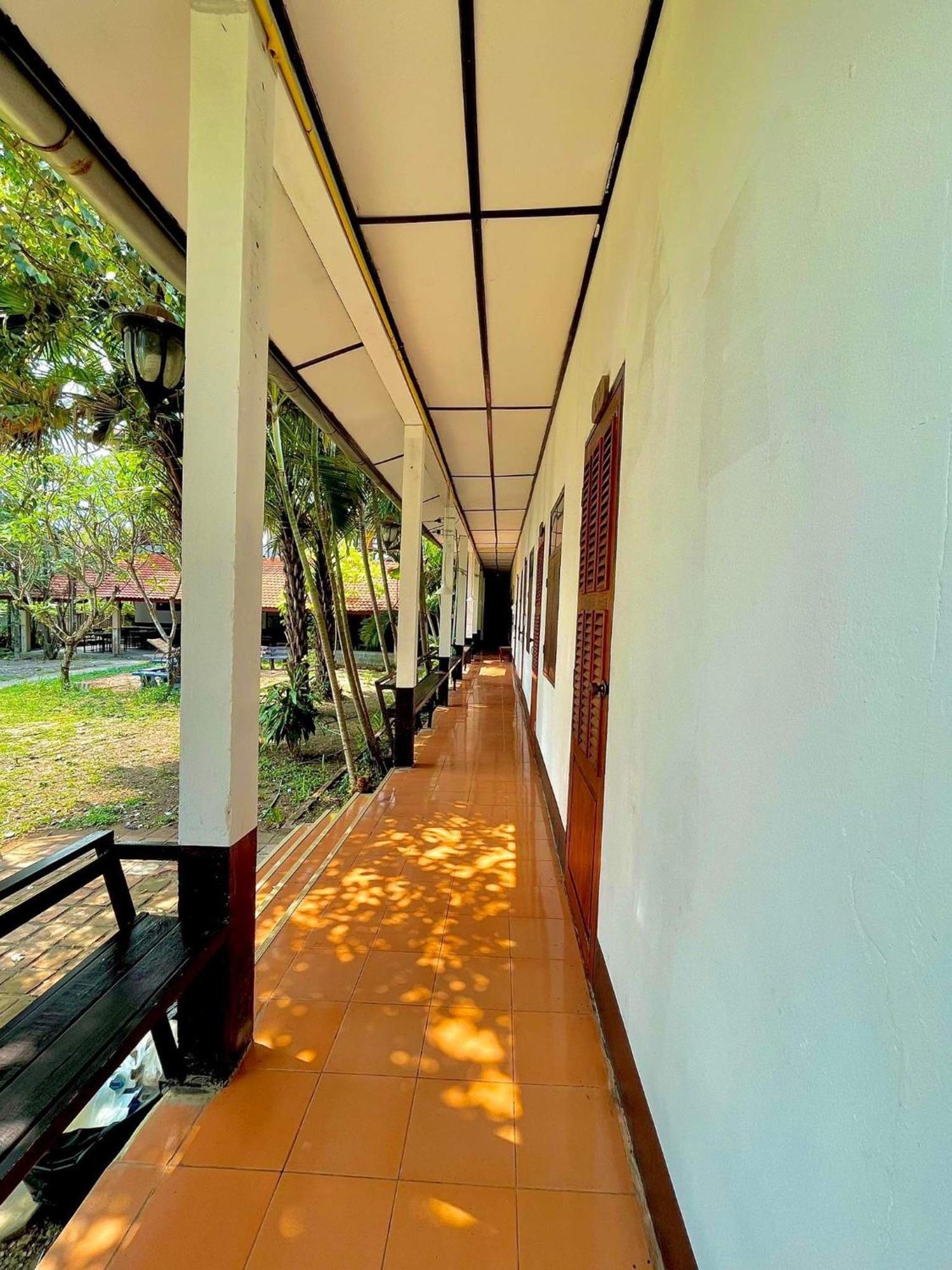 Thakhek Travel Lodge Buitenkant foto