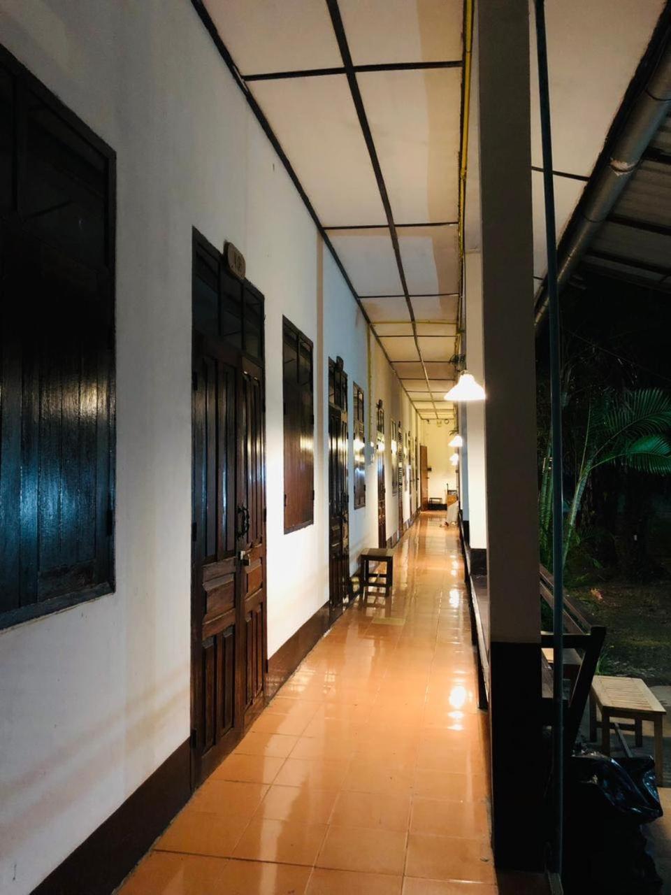 Thakhek Travel Lodge Buitenkant foto