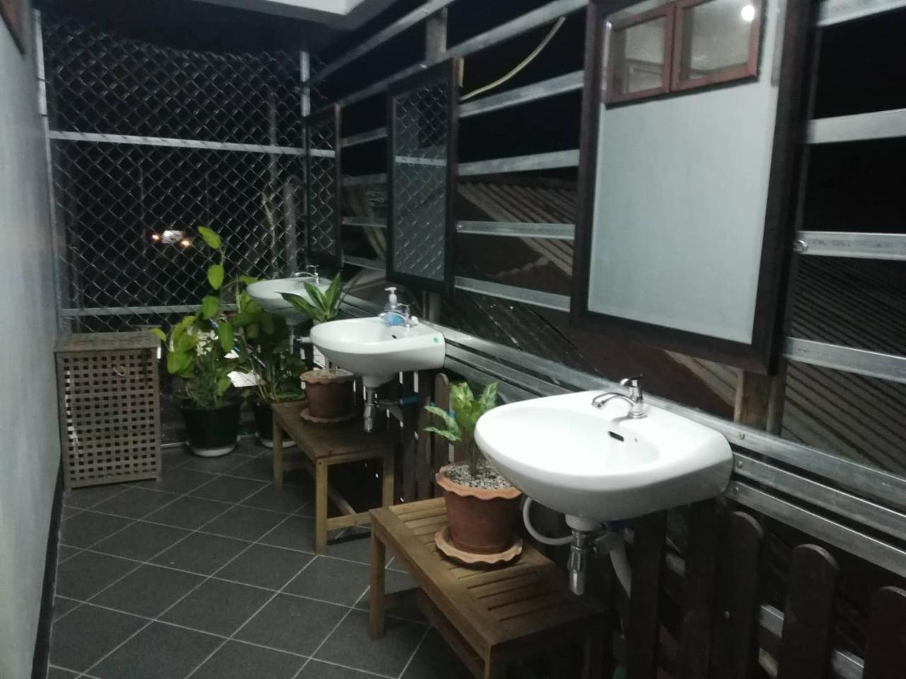 Thakhek Travel Lodge Buitenkant foto